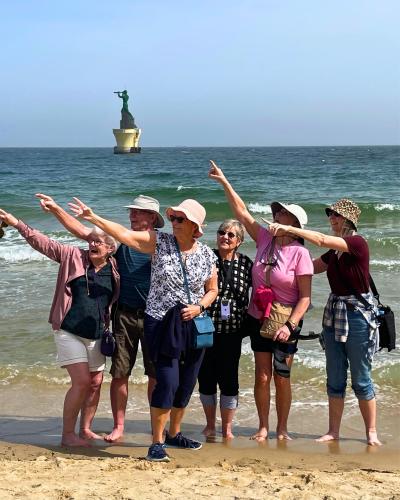 Group of fun Craig Travellers