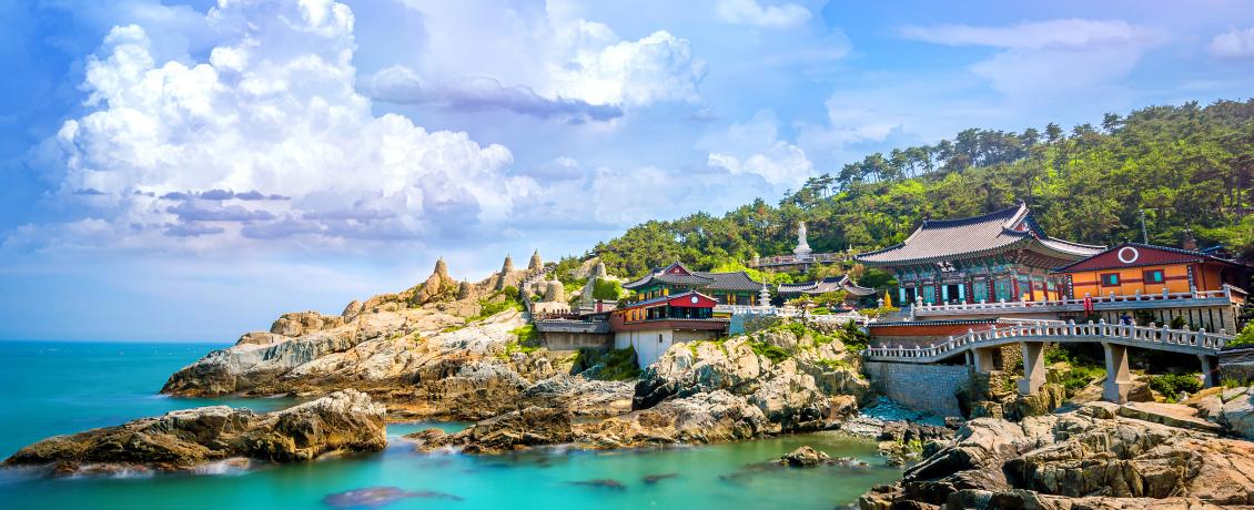 The spectacular Haedong Yonggungsa Temple
