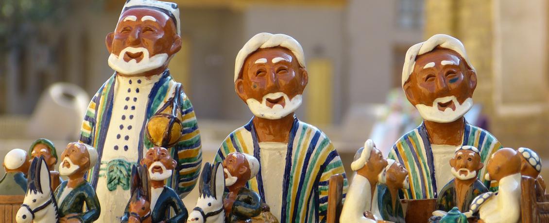 Traditional Uzbek ceramic figures. Credit LoggaWiggler.