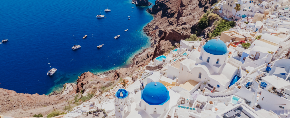 Oia, Santorini: Whitewashed beauty at the edge of the Aegean