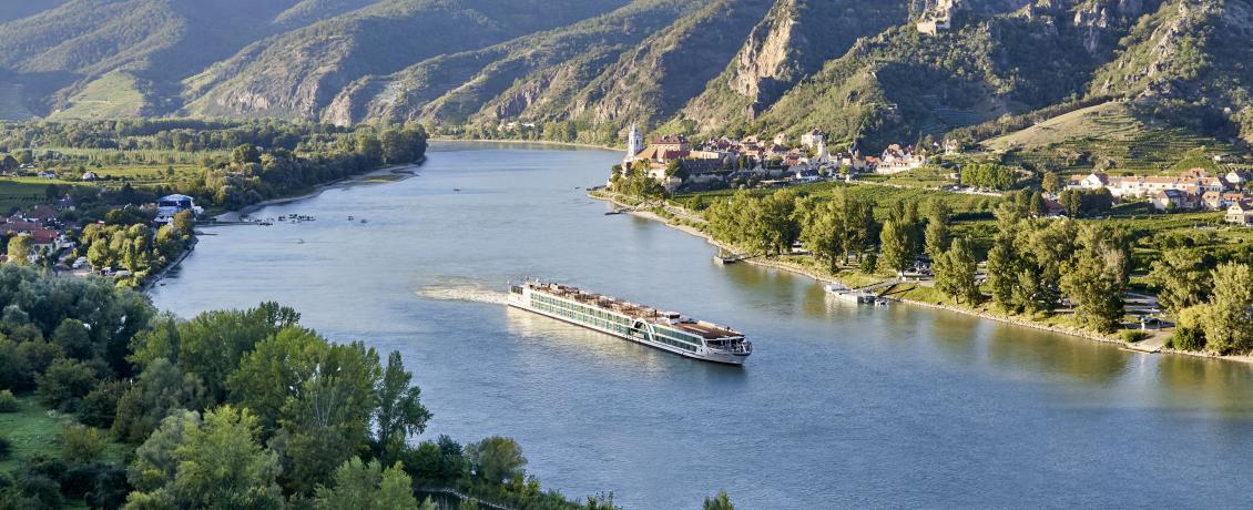Amadeus Queen sailing the Danube